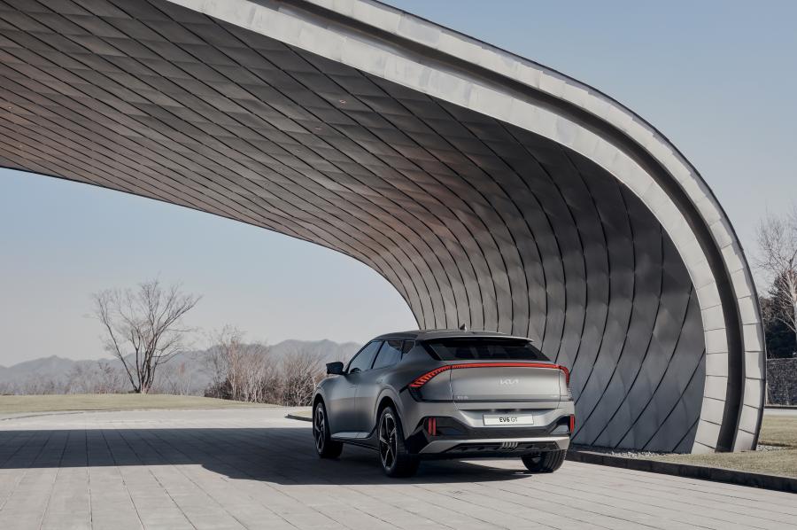  Kia EV6 GT 2021 года  (WW) (фото 2 из 6)
